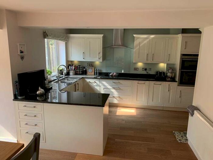 5 Bedroom Detached House To Rent In Priorsfield, Marlborough, SN8