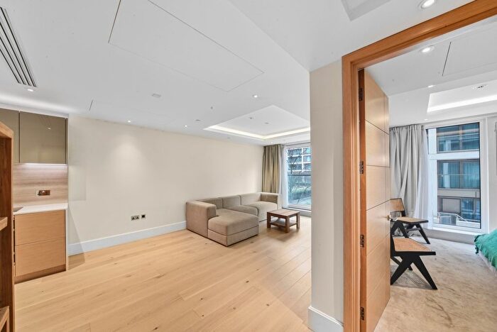 1 Bedroom Flat To Rent In Kensington High Street, London, W14