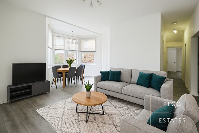 2 Bedroom Flat For Sale In South Street, Torquay, TQ2