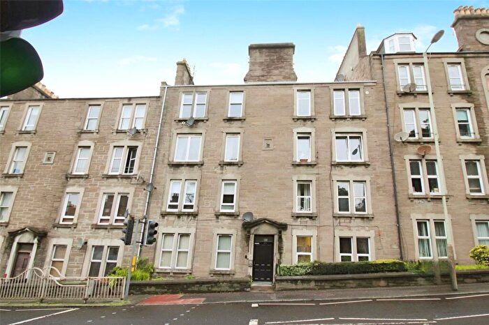 2 Bedroom Flat To Rent In Forfar Road, Dundee, DD4