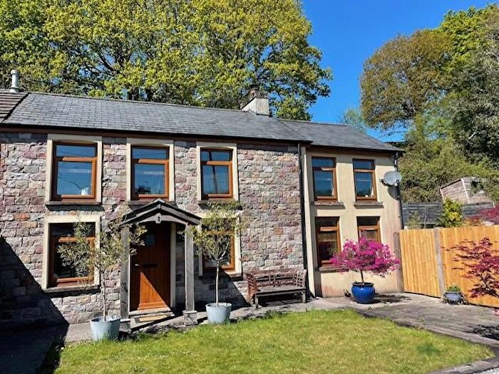 3 Bedroom End Terrace House For Sale In Ystradgynlais, Swansea, SA9