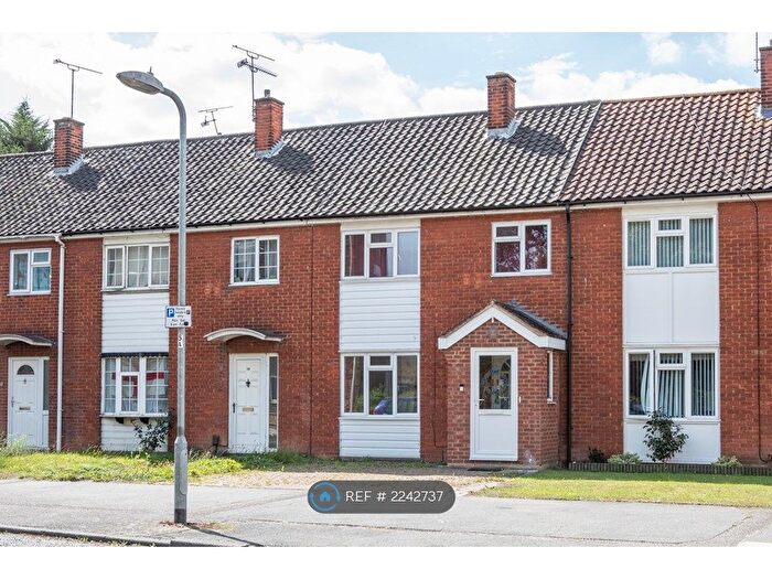 3 Bedroom Terraced House To Rent In Long Lynderswood, Basildon, SS15