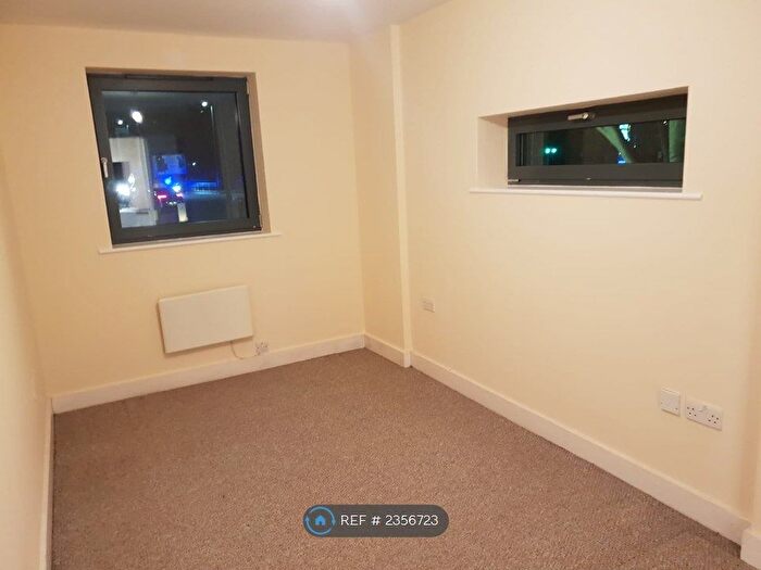 2 Bedroom Flat To Rent In Chapter Way, London, SW19