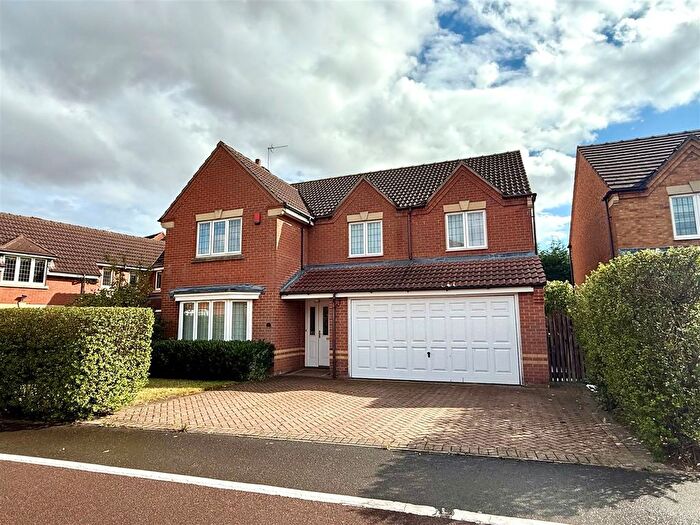 5 Bedroom Detached House For Sale In Honeysuckle Close, Brough, HU15