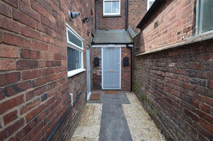 1 Bedroom Flat For Sale In High Street, Amblecote, Stourbridge, DY8