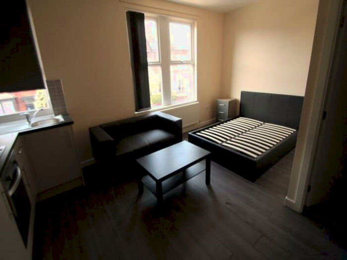 1 Bedroom House To Rent In Estcourt Terrace, Leeds, LS6