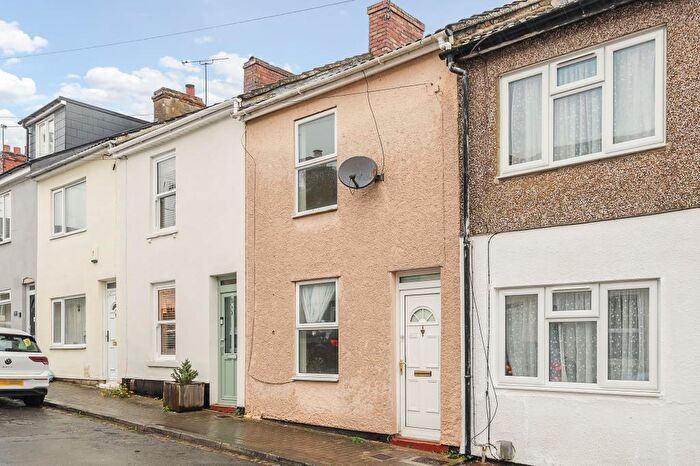 2 Bedroom Terraced House To Rent In King John Street, Swindon, SN1