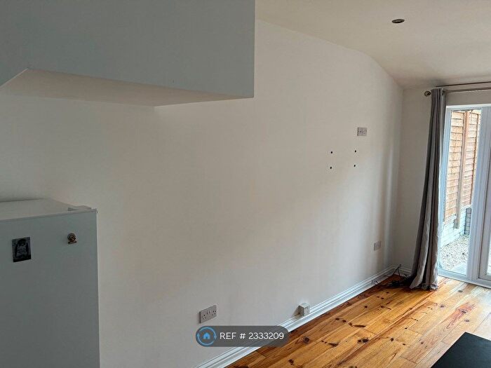 1 Bedroom Maisonette To Rent In Sefton Park Road, Bristol, BS7