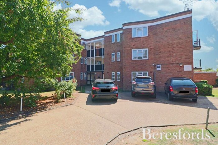 2 Bedroom Apartment For Sale In Avon Court, Avon Road, RM14