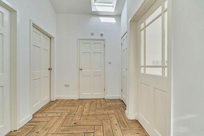 2 Bedroom Detached Bungalow For Sale In Bath Road, Warminster, BA12