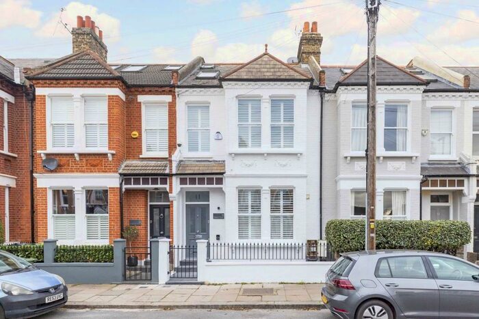 4 Bedroom Property To Rent In Hambalt Road, London, SW4