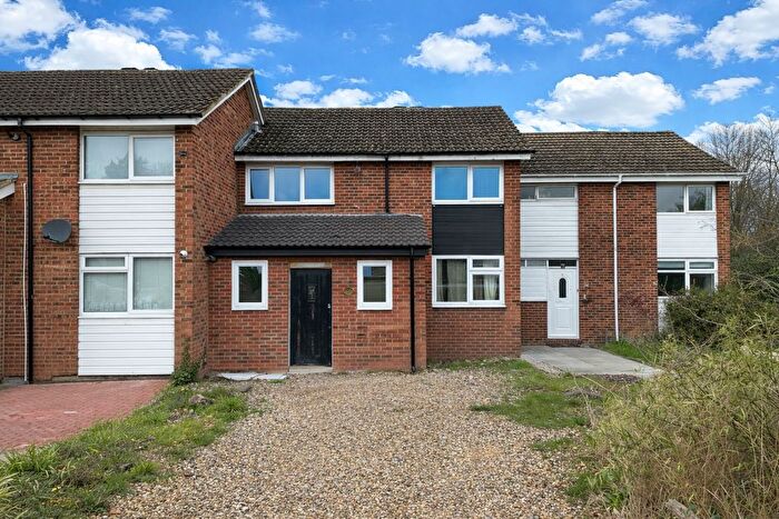 3 Bedroom Terraced House For Sale In Firbank Road, St. Albans, AL3