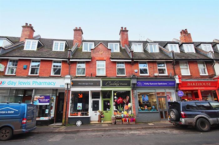 2 Bedroom Flat To Rent In Brookley Road, Brockenhurst, SO42