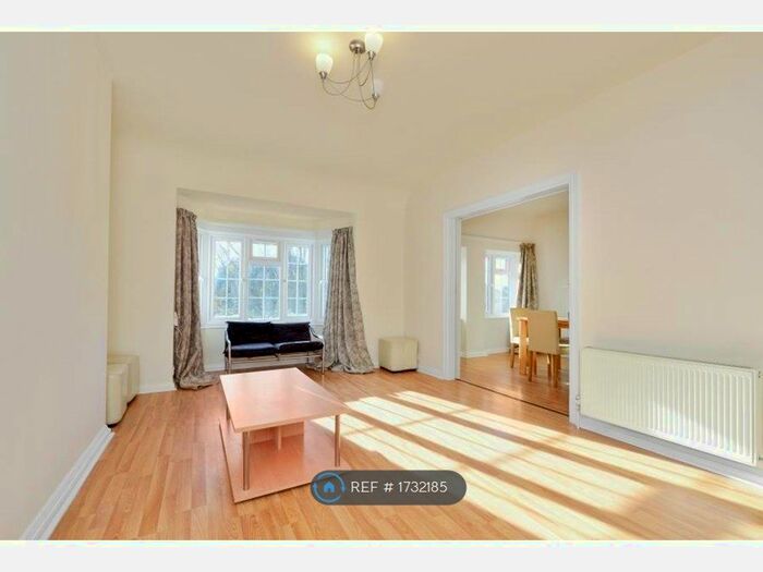 2 Bedroom Flat To Rent In Greystoke Court, London, W5
