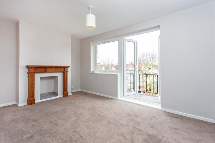 1 Bedroom Flat To Rent In Sudbrooke Road, SW12