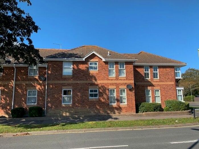 2 Bedroom Flat To Rent In Crane Close, Gosport, PO13