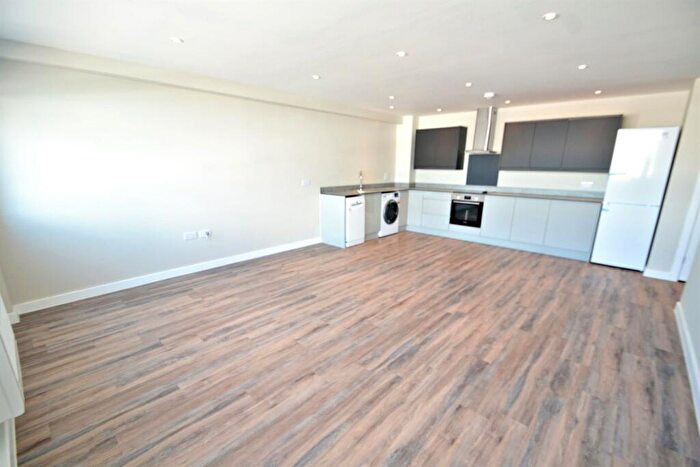 2 Bedroom Flat To Rent In Poole, BH15