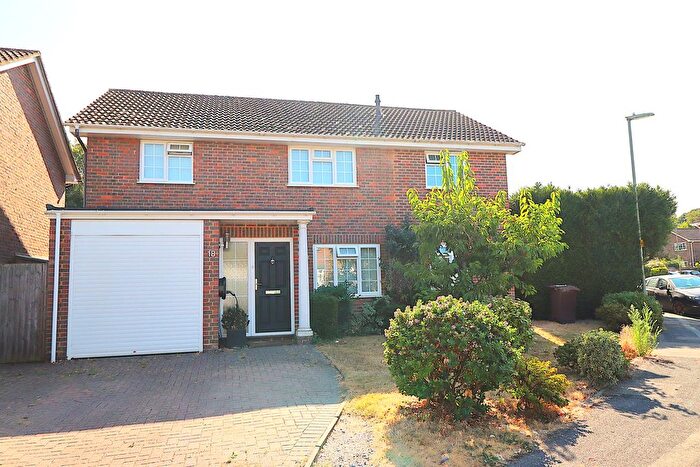 5 Bedroom Detached House For Sale In Ashbury Drive, Blackwater, Camberley, GU17