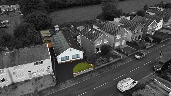 3 Bedroom Detached Bungalow For Sale In Glynhir Road, Pontarddulais, Swansea, West Glamorgan, SA4