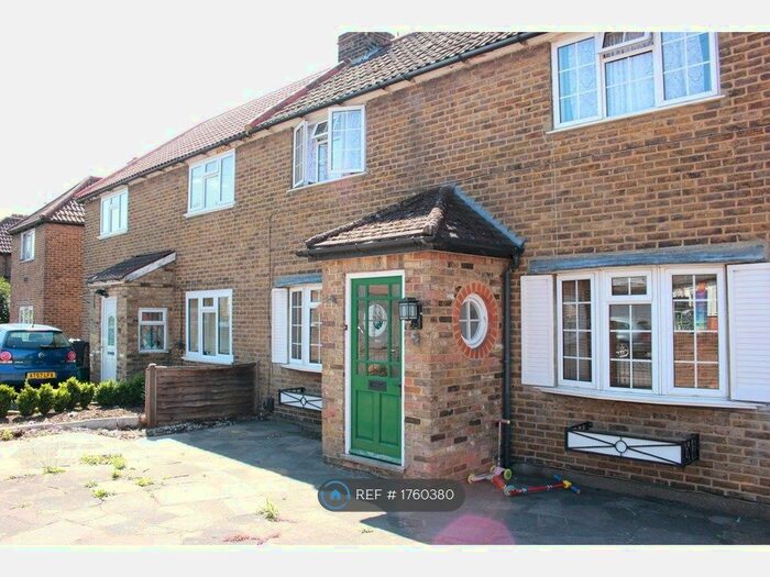 3 Bedroom Semi-Detached House To Rent In Bedfont Lane, Feltham, TW14