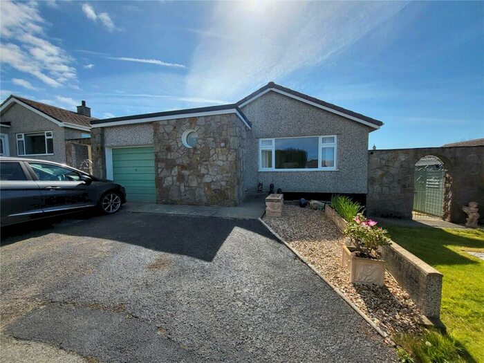 3 Bedroom Bungalow For Sale In Stad Castellor, Cemaes Bay, Sir Ynys Mon, LL67