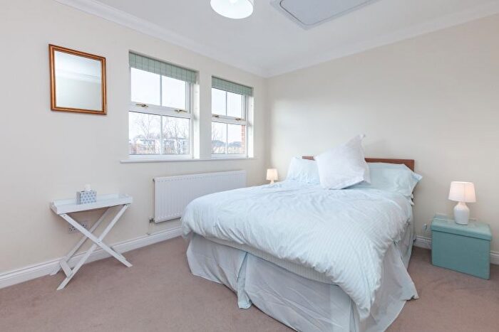 4 Bedroom Semi-Detached House To Rent In Rewley Road, Oxford, OX1