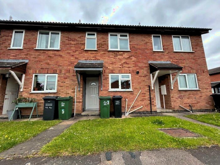 2 Bedroom Town House To Rent In Lincoln Drive, Syston, Leicestershire, LE7
