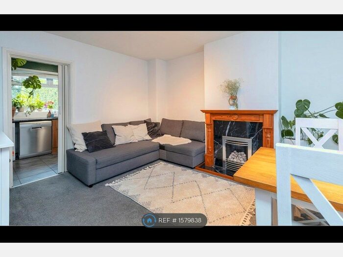 3 Bedroom Terraced House To Rent In Beechen Drive, Bristol, BS16