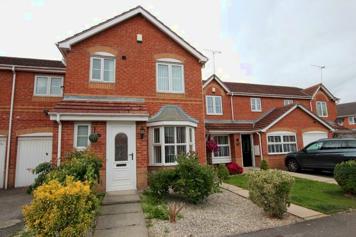 3 Bedroom Semi-Detached House To Rent In Templewaters, Kingswood, HU7