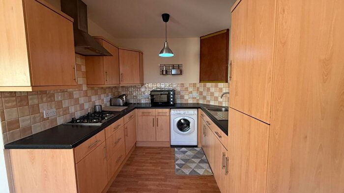 2 Bedroom Flat To Rent In Amhurst Road, London, N16
