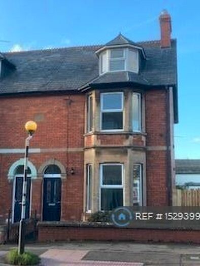 3 Bedroom Semi-Detached House To Rent In Glastonbury Road, Wells, BA5