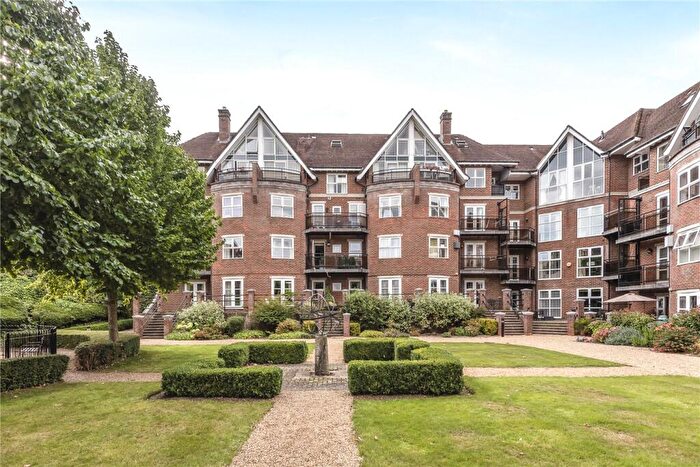 2 Bedroom Apartment To Rent In Marston Gate, Winchester, Hampshire, SO23