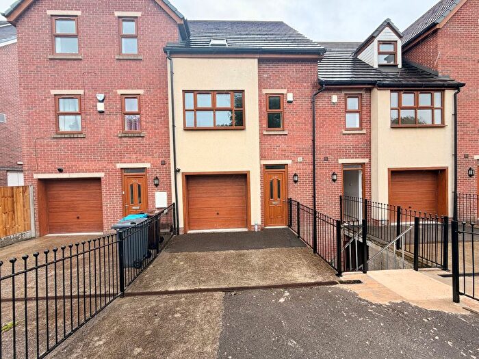 5 Bedroom Detached House To Rent In Grimesthorpe Road, Sheffield, South Yorkshire, S4