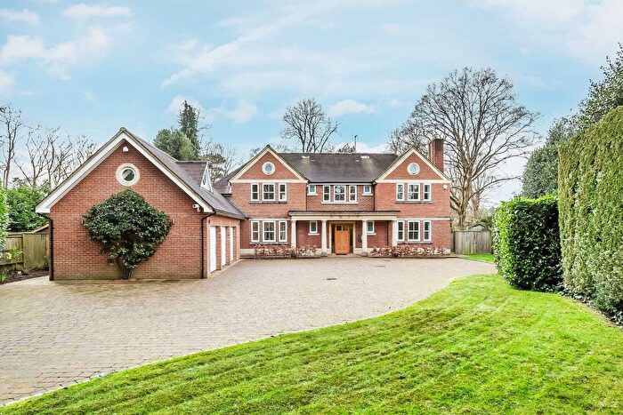 5 Bedroom Detached House For Sale In Godalming, Surrey, GU7