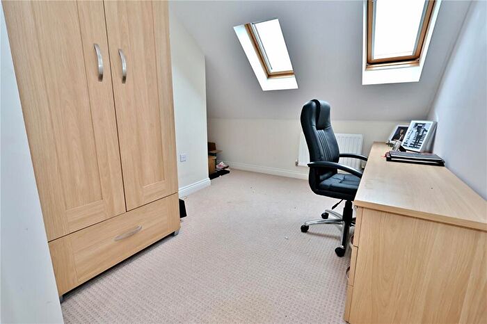 3 Bedroom Terraced House For Sale In Derisley Close, Byfleet, West Byfleet, Surrey, KT14