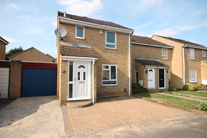 3 Bedroom Detached House To Rent In Kidlington Epc Rating D, OX5