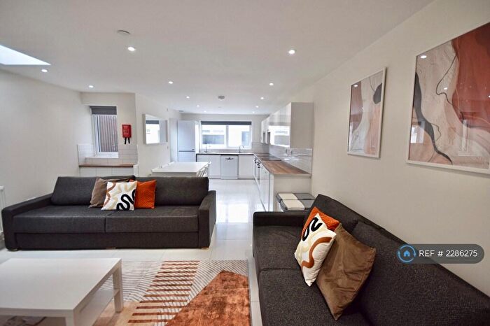 8 Bedroom Terraced House To Rent In Bedford Street, Cardiff, CF24