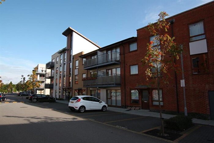 2 Bedroom Flat To Rent In Three Bridges, Crawley, West Sussex., RH10