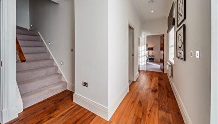 3 Bedroom Flat To Rent In Rainville Rd, London, W6