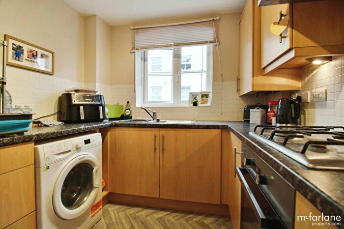 2 Bedroom Flat For Sale In Frankel Avenue, Swindon, SN25