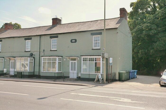 2 Bedroom Flat To Rent In Banbury Road, Kidlington, OX5