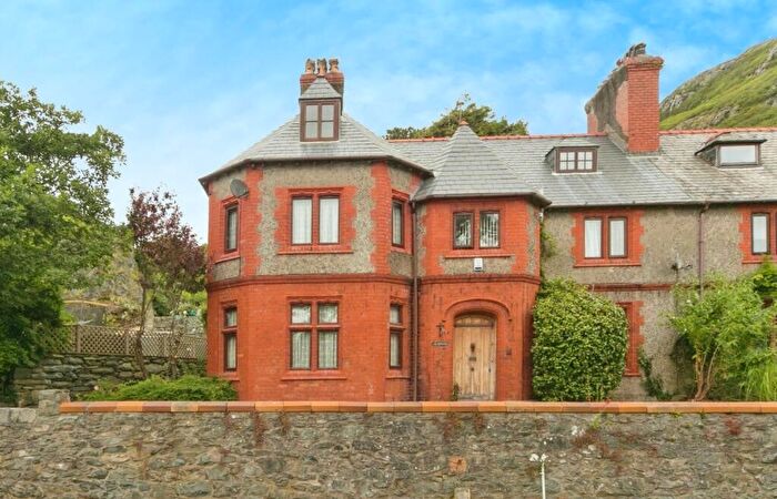 8 Bedroom Semi-Detached House For Sale In Llanaber Road, Barmouth, LL42