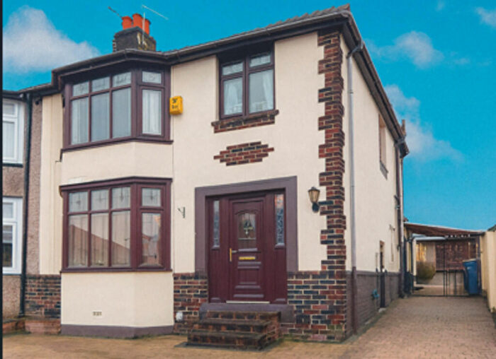 3 Bedroom Semi Detached House For Sale In Crawshaw Grove, Sheffield, S8