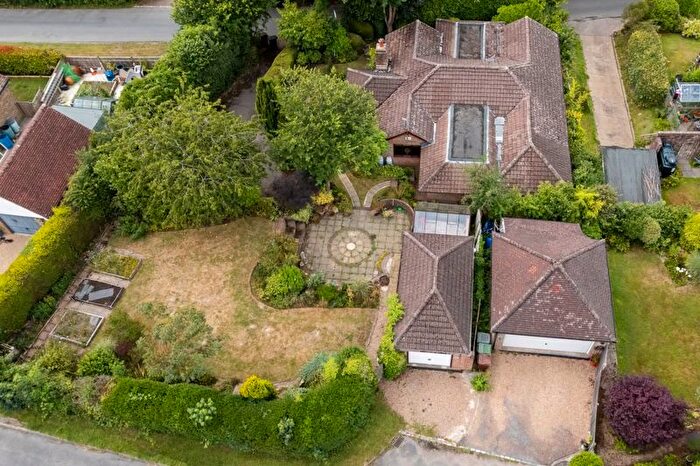 4 Bedroom Bungalow For Sale In Yew Tree Lane, Rotherfield, TN6