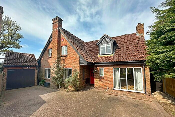 4 Bedroom Detached House For Sale In Pennington Close, Pennington, Lymington, Hampshire, SO41