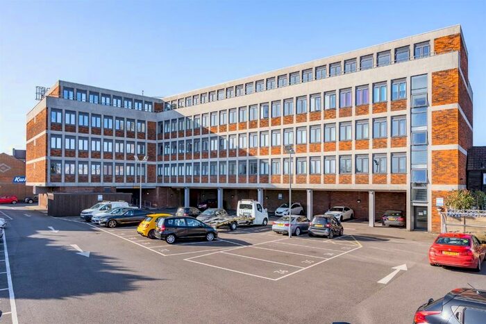 1 Bedroom Flat To Rent In Swanfield Road, Waltham Cross, Hertfordshire, EN8