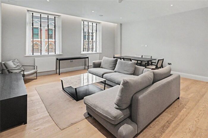 3 Bedroom Flat To Rent In Bell Yard, Holborn, London, WC2A