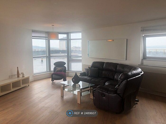 3 Bedroom Flat To Rent In Altolusso, Cardiff, CF10