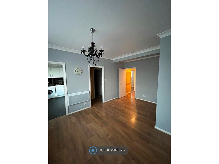 2 Bedroom Flat To Rent In Bromley Hill, Bromley, BR1
