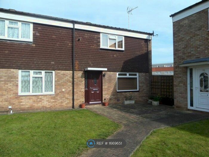 2 Bedroom End Of Terrace House To Rent In Fairways, Waltham Abbey, EN9